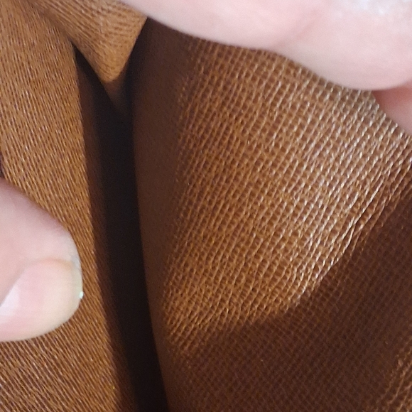 Louis Vuitton Monogram Wallet - Picture 9 of 16